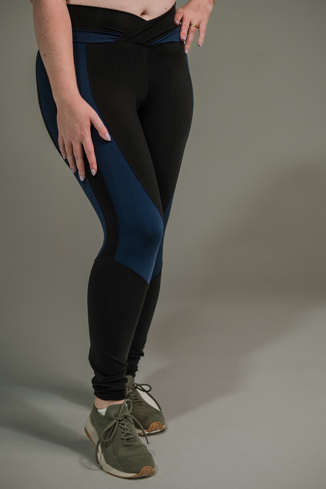 Calça Legging Feminina com Listras nas Coxas